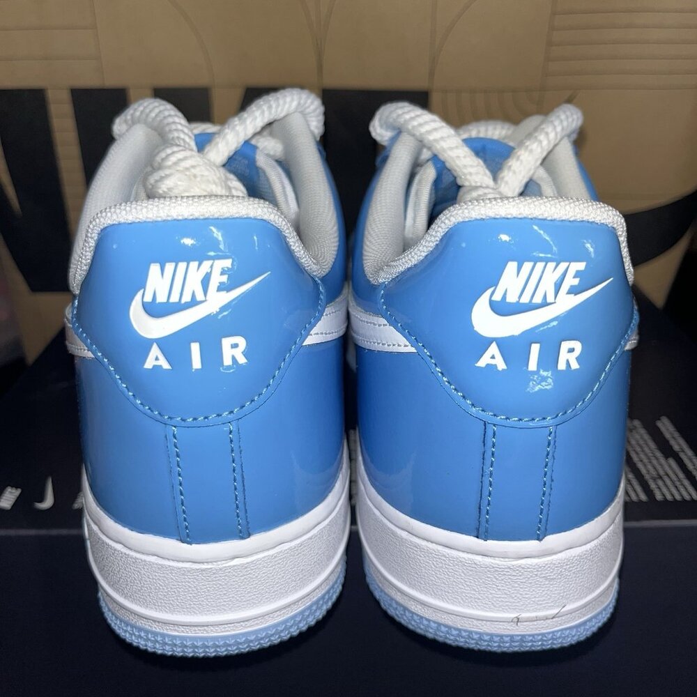 NEW Nike Air Force 1 '07 LV8 Psychic Blue Patent HV9405-400 Men Size 10.5 - Picture 4 of 7
